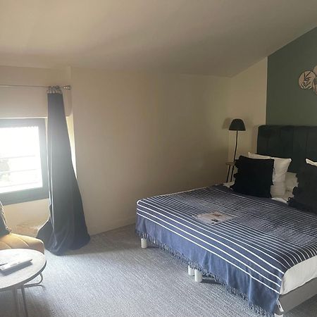 Le Victoria Boutique Hotel سانت-بول-تروا-تشاتو المظهر الخارجي الصورة