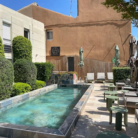 Le Victoria Boutique Hotel سانت-بول-تروا-تشاتو المظهر الخارجي الصورة