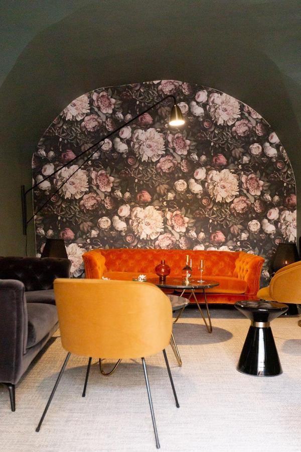 Le Victoria Boutique Hotel سانت-بول-تروا-تشاتو المظهر الخارجي الصورة