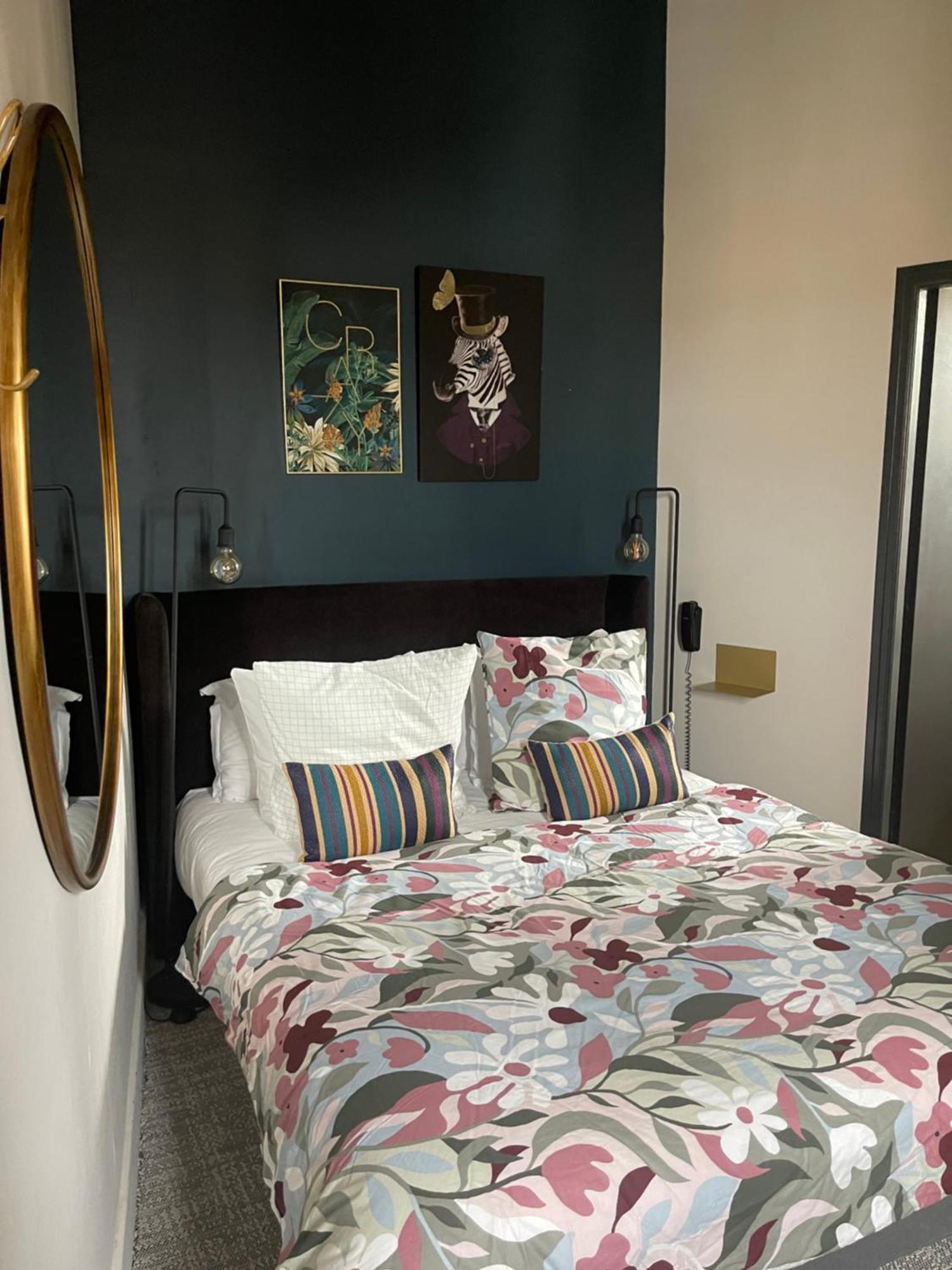 Le Victoria Boutique Hotel سانت-بول-تروا-تشاتو المظهر الخارجي الصورة
