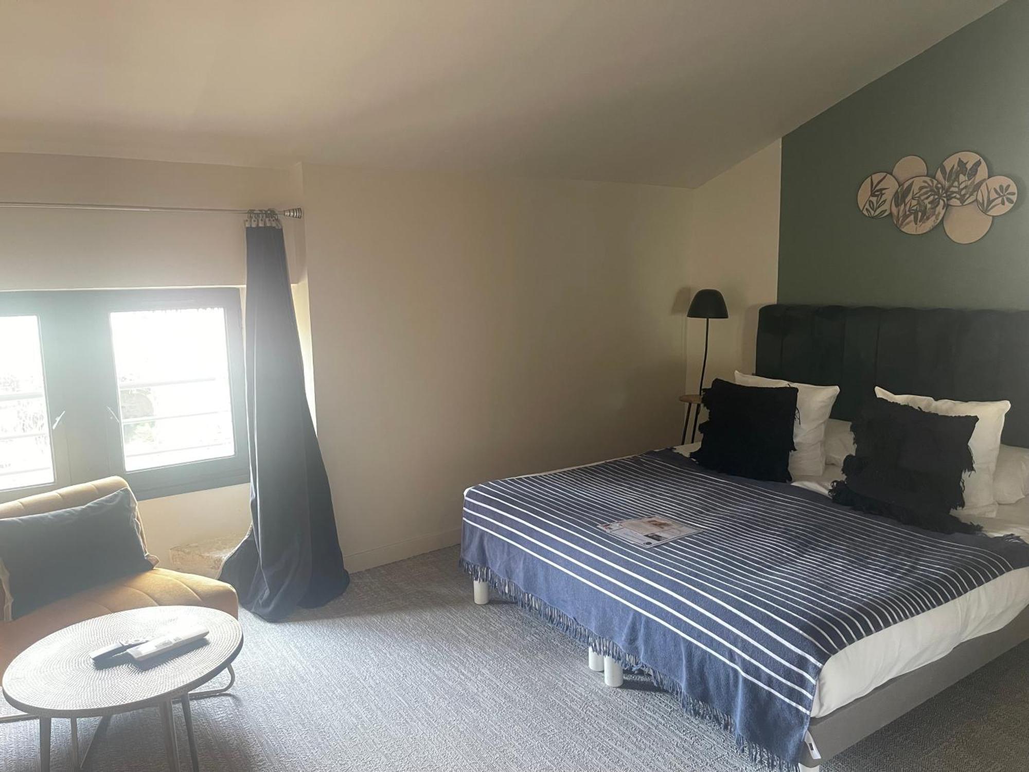 Le Victoria Boutique Hotel سانت-بول-تروا-تشاتو المظهر الخارجي الصورة