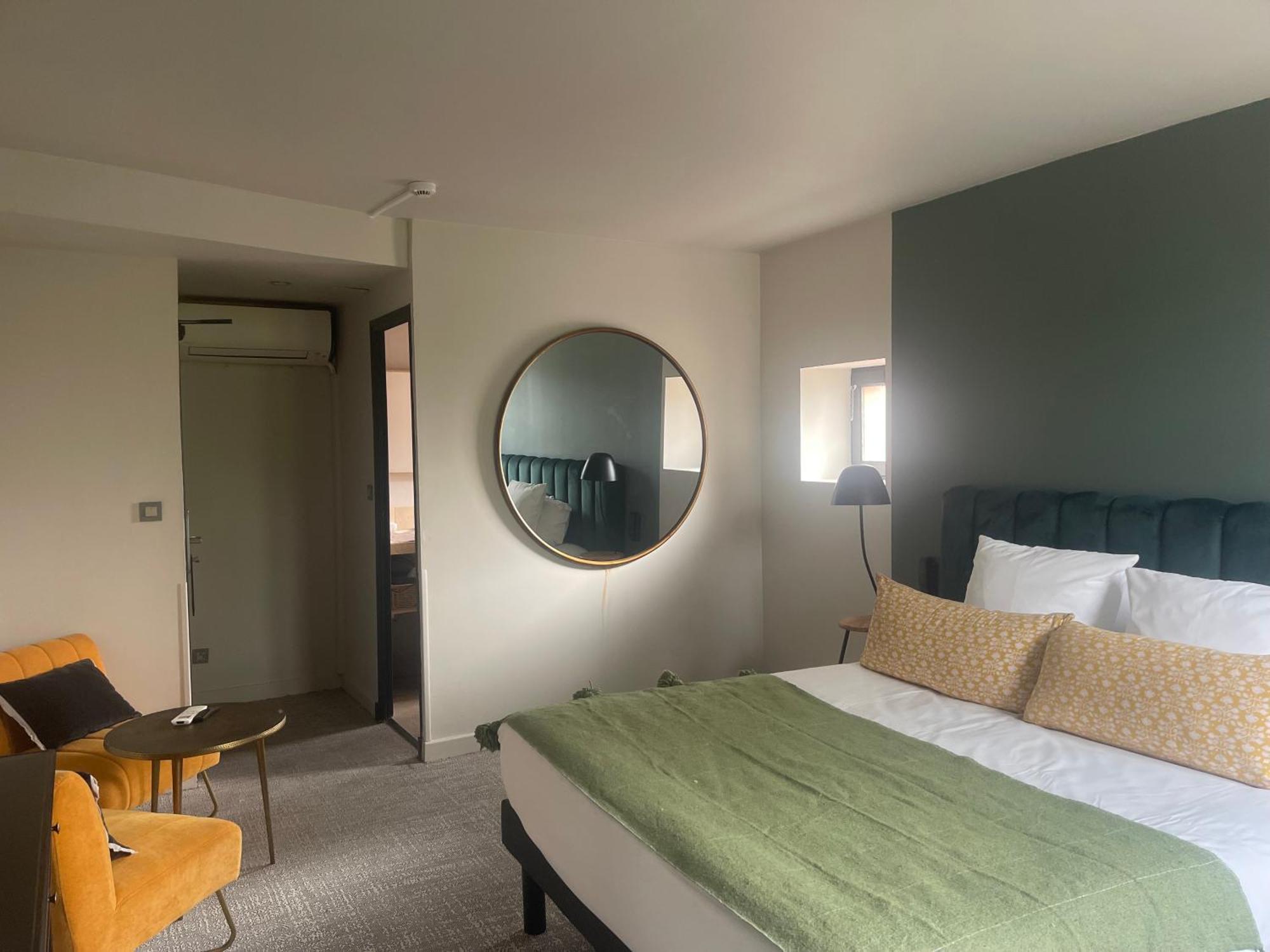 Le Victoria Boutique Hotel سانت-بول-تروا-تشاتو المظهر الخارجي الصورة