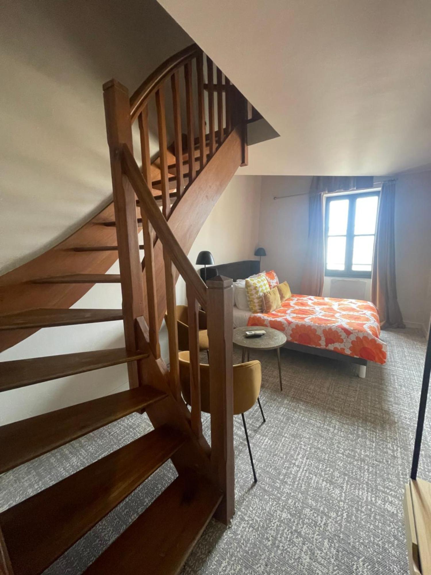 Le Victoria Boutique Hotel سانت-بول-تروا-تشاتو المظهر الخارجي الصورة