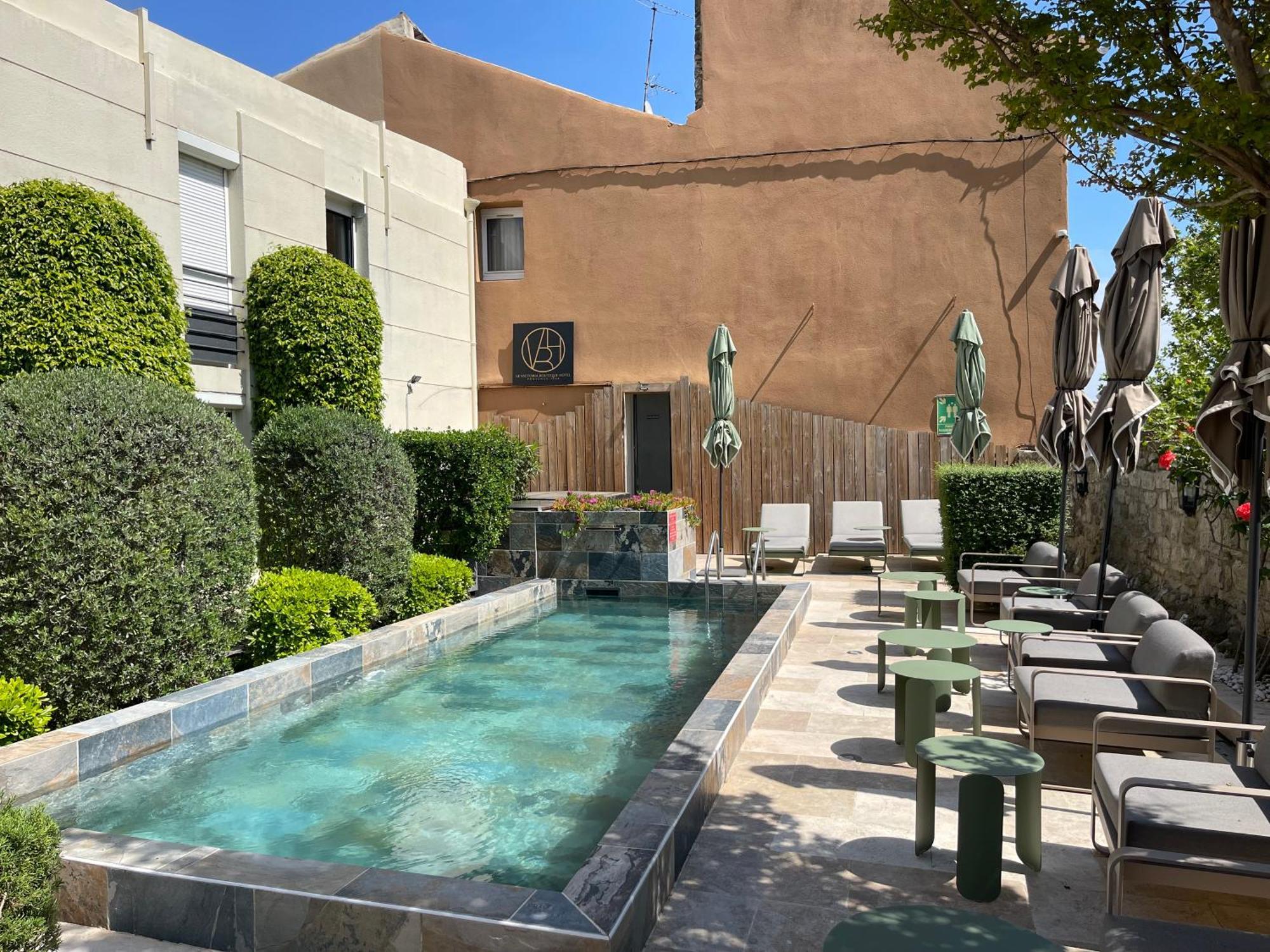 Le Victoria Boutique Hotel سانت-بول-تروا-تشاتو المظهر الخارجي الصورة